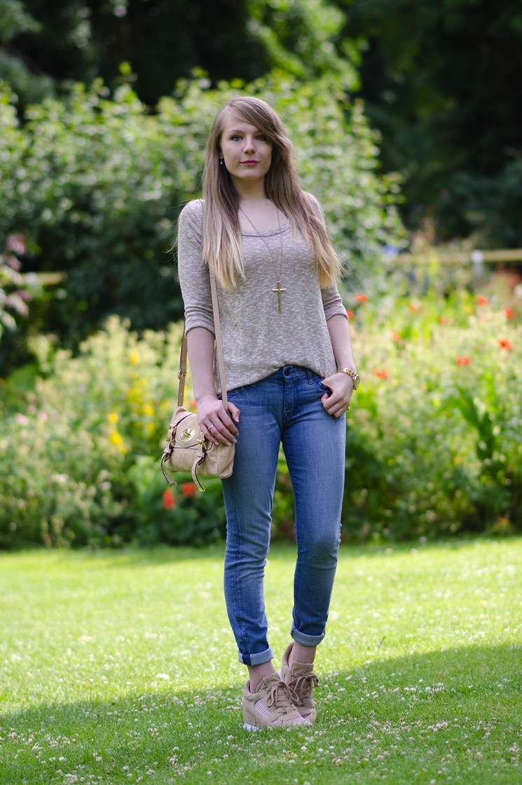 Keeping It Casual Skinny Jeans & Trainers - FORD FEMME