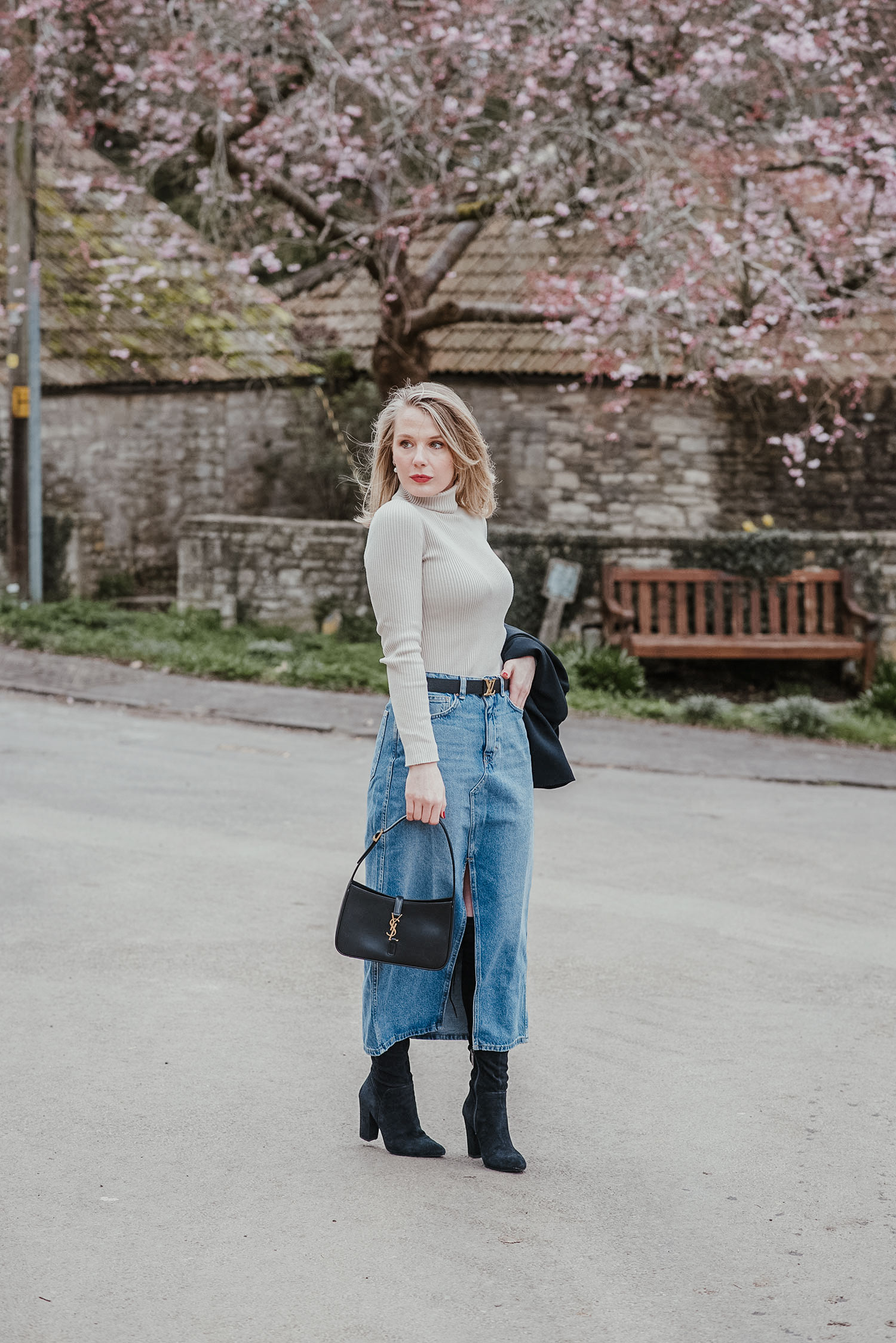 How To Dress Up A Denim Maxi Skirt With Boots – FORD LA FEMME