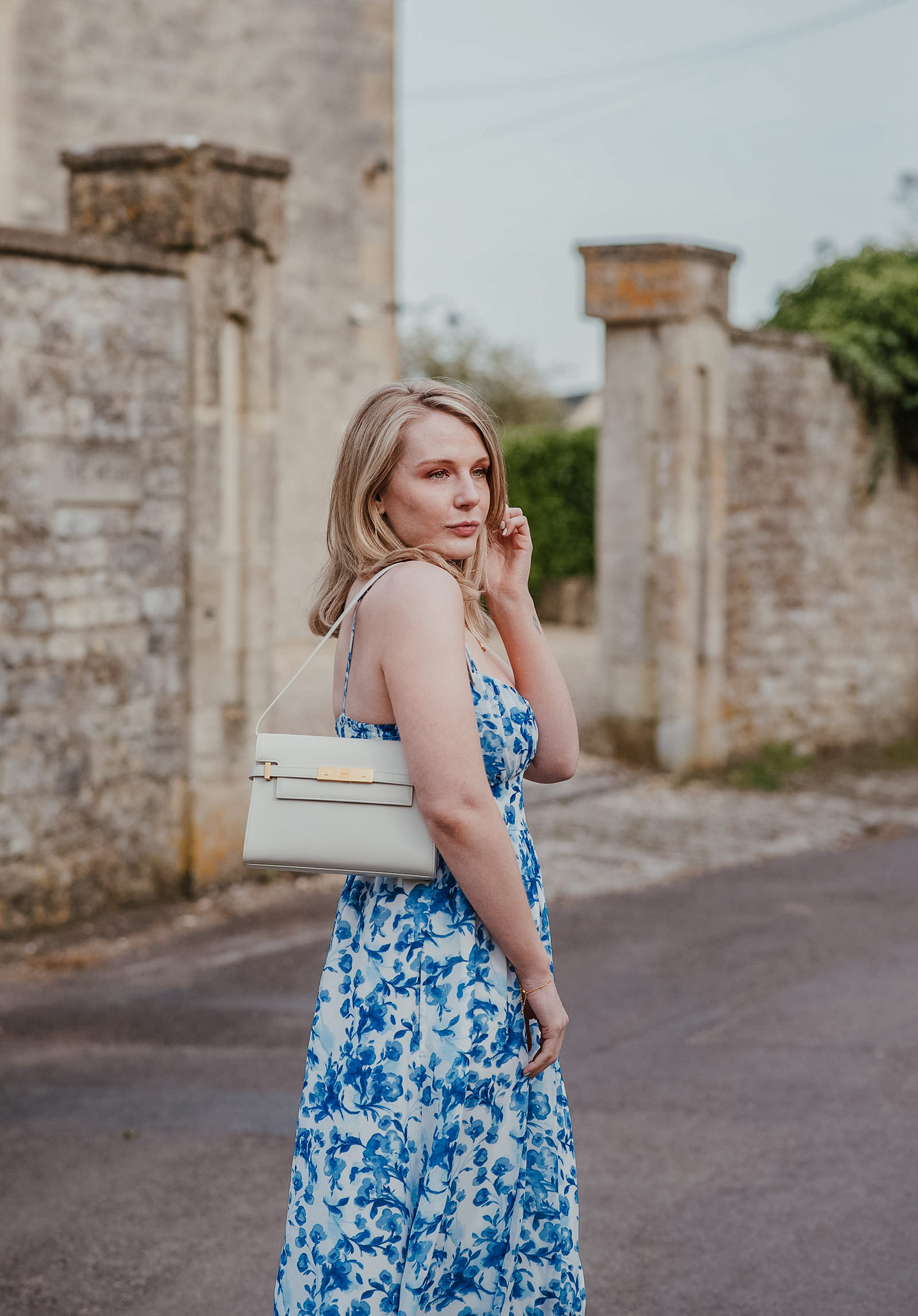 Blue Floral Midi Dress Outfit – Summer Dress Inspiration – FORD LA FEMME