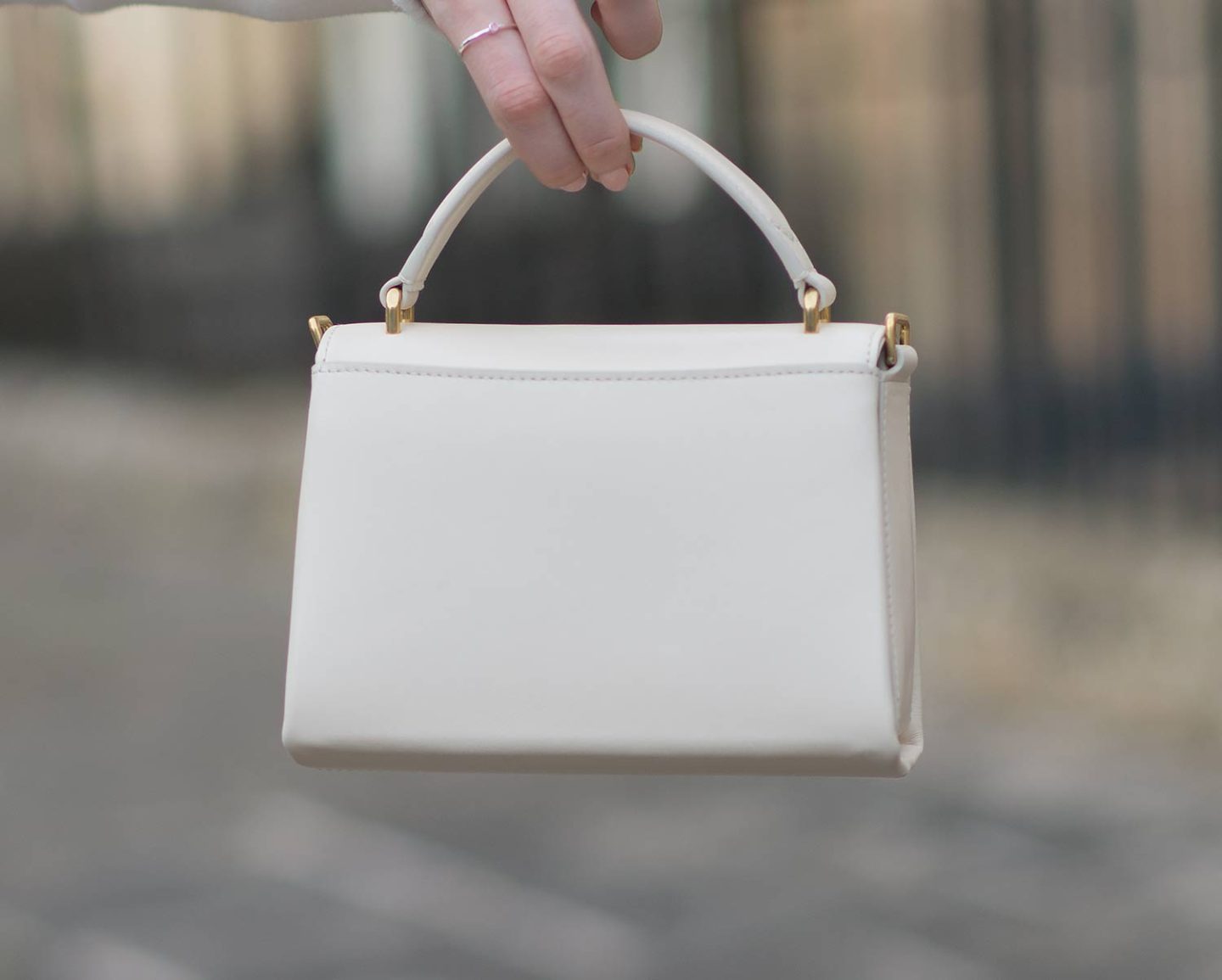 Mulberry Small Lana Top Handle Bag Review – FORD LA FEMME